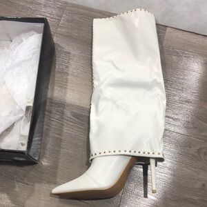 Cape Robbin Lance White Knee High Pull on Boots New